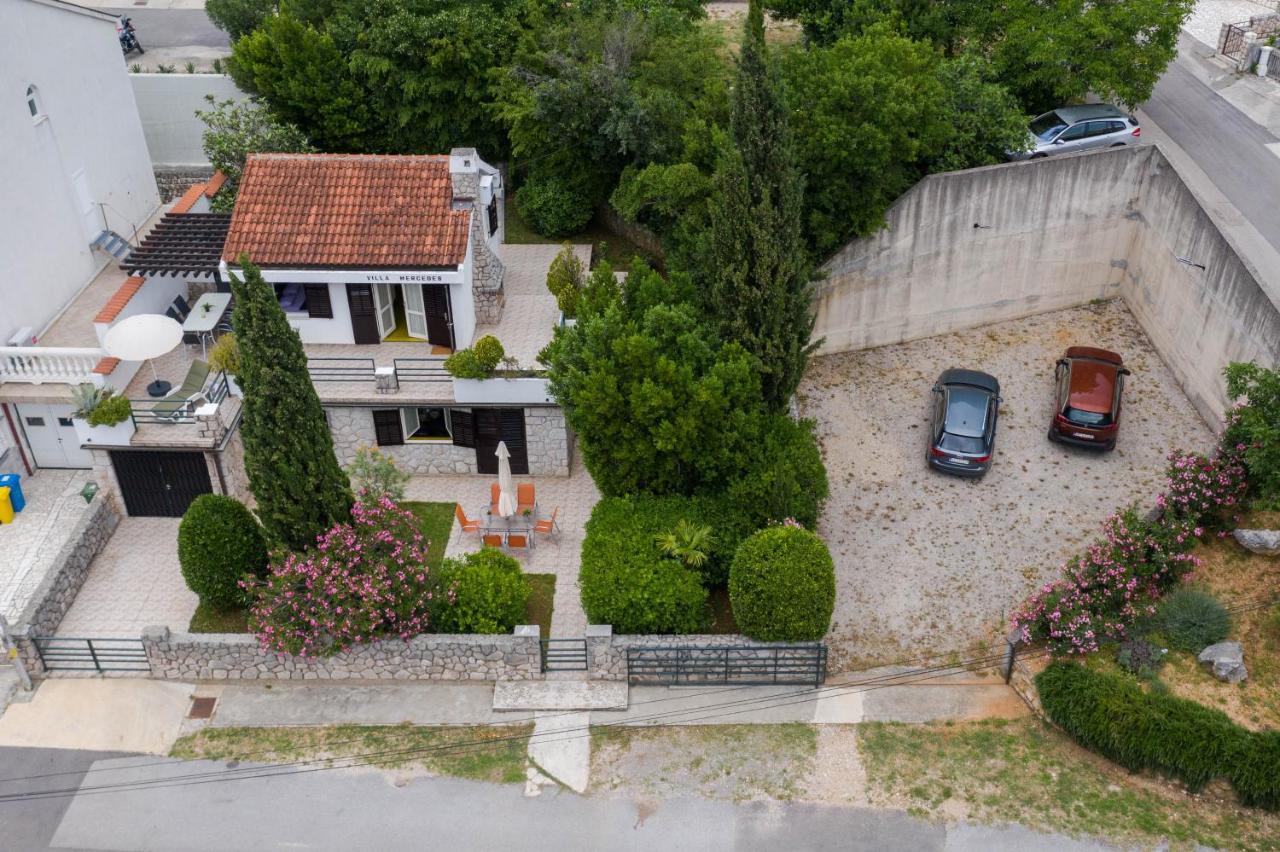 Mercedes Villa