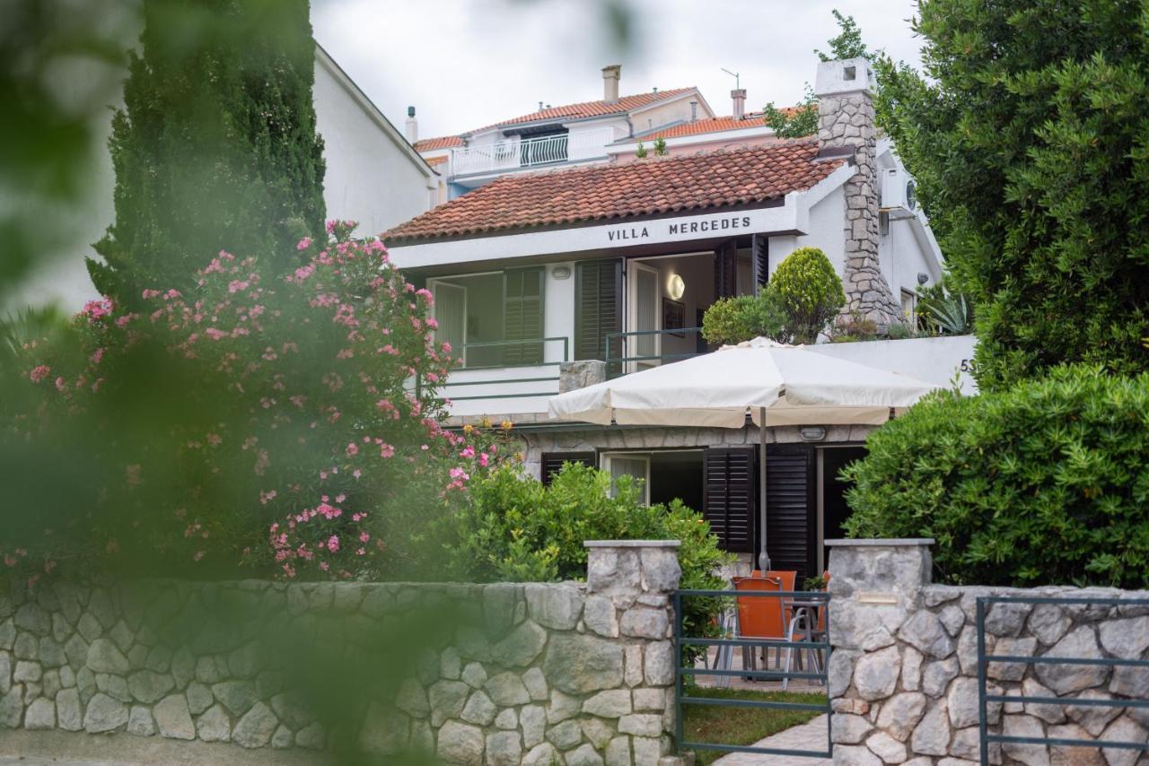 Mercedes Villa *