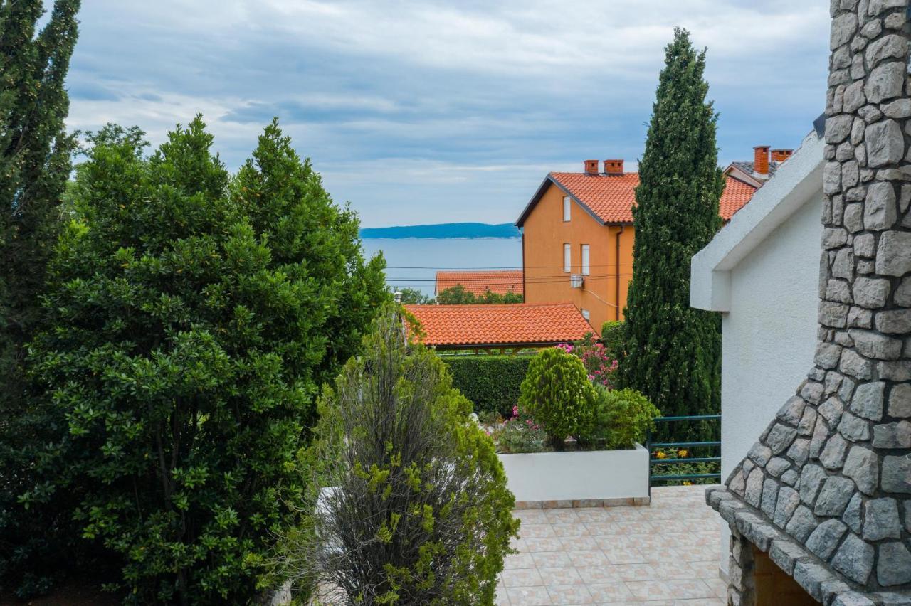 Mercedes Villa *