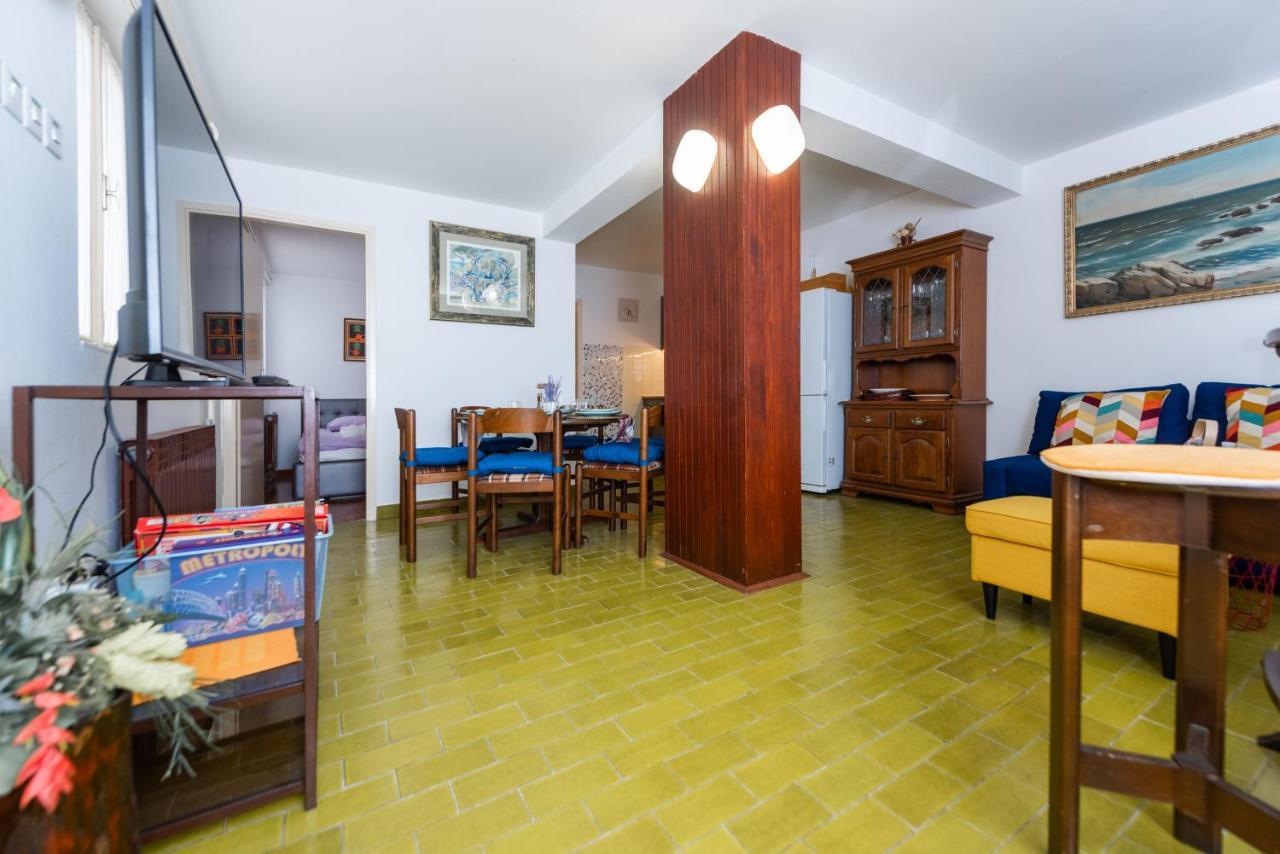Mercedes Villa