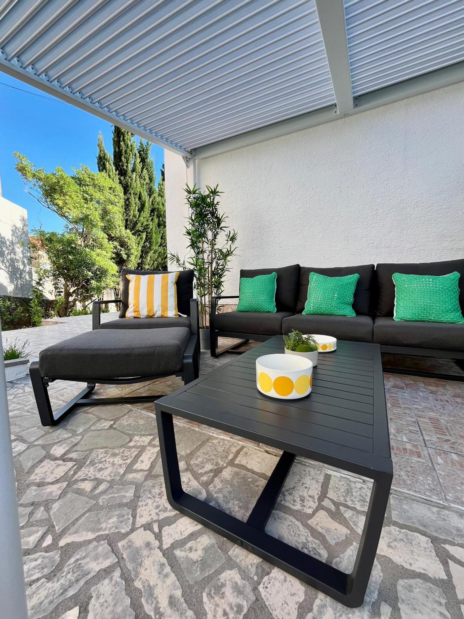 Mercedes Villa *